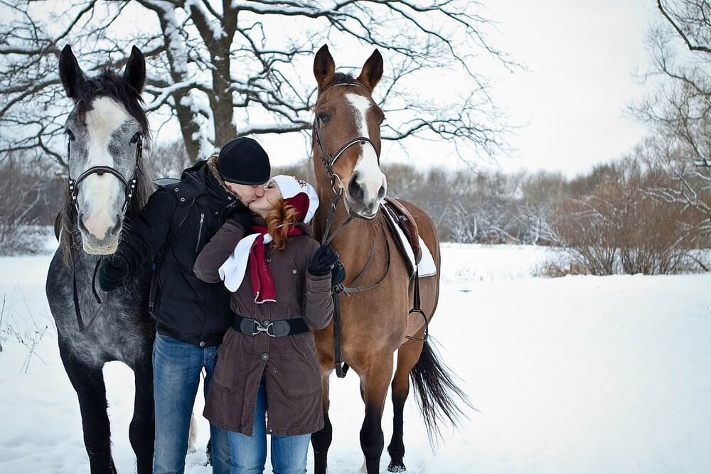 романтическая прогулка на лошадях.jpg