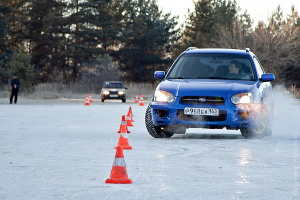 Контраварийное вождение в Новокузнецке. Ultra Подарки. Купить уроки контраварийного вождения в Новокузнецке. Научитесь водить машину в любых условиях! Сервис UltraPodarki.ru 8 800 505 95 30. Контраварийное вождение Новокузнецк, контраварийное вождение, экстремальное вождение Новокузнецк, экстремальное вождение, обучение вождению Новокузнецк, обучение вождению, вождение Новокузнецк, вождение,  курс вождения Новокузнецк, курс вождения, курсы экстремальное вождения Новокузнецк, курсы экстремального вождения, обучение в автошколе Новокузнецк, обучение в автошколе