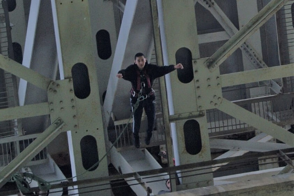 Роупджампинг - прыжки с веревкой в Новокузнецке. Подарочные сертификаты Ultra Подарки. Роупджампинг в Новокузнецке - Экстремальный оригинальный подарок или подарочный сертификат на Роупджампинг - прыжки с веревкой. Сервис UltraPodarki.ru 8-800-505-95-30. роупджампинг Новокузнецк, прыжок веревка Новокузнецк, роупджампинг, прыжок веревка, прыжок с веревкой, Подарок, подарочный сертификат, экстрим, экстремальный подарок