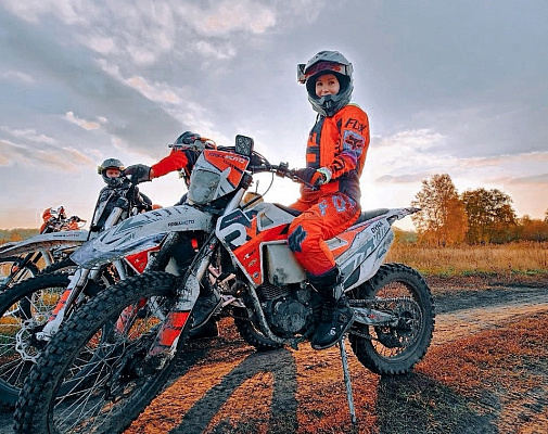 Катание на мотоцикле в Новокузнецке. ULTRA ПОДАРКИ. Купить катание на мотоцикле в Новокузнецке. Попробовав езду на мотоциклах, вы получите порцию адреналина и невероятные эмоции. Сервис: UltraPodarki.ru 8 800 505 95 30.. Катание на мотоцикле в Новокузнецке, прокат мотоциклов Новокузнецк, катание на мотоциклах, прокат мотоцикла, езда на мотоцикле Новокузнецк, езда на мотоцикле, мотопрогулка Новокузнецк, мотопрогулка