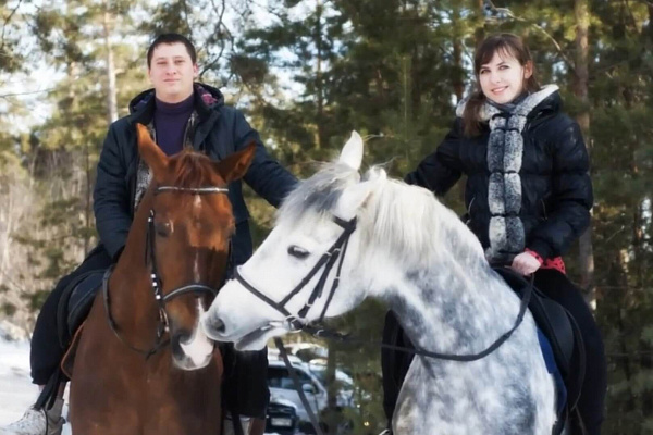 Романтическая конная прогулка. Подарочные сертификаты Ultra Подарки Новокузнецк. Купить оригинальный подарок или подарочный сертификат на Романтическая конная прогулка. Сервис UltraPodarki.ru Новокузнецк 8 800 505 95 30. 