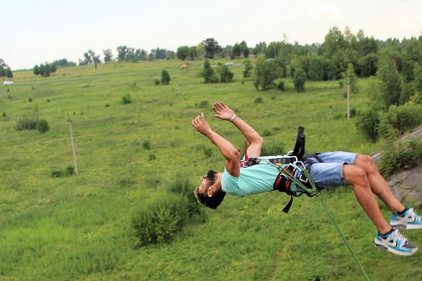 Роупджампинг - прыжки с веревкой в Новокузнецке. Подарочные сертификаты Ultra Подарки. Роупджампинг в Новокузнецке - Экстремальный оригинальный подарок или подарочный сертификат на Роупджампинг - прыжки с веревкой. Сервис UltraPodarki.ru 8-800-505-95-30. роупджампинг Новокузнецк, прыжок веревка Новокузнецк, роупджампинг, прыжок веревка, прыжок с веревкой, Подарок, подарочный сертификат, экстрим, экстремальный подарок